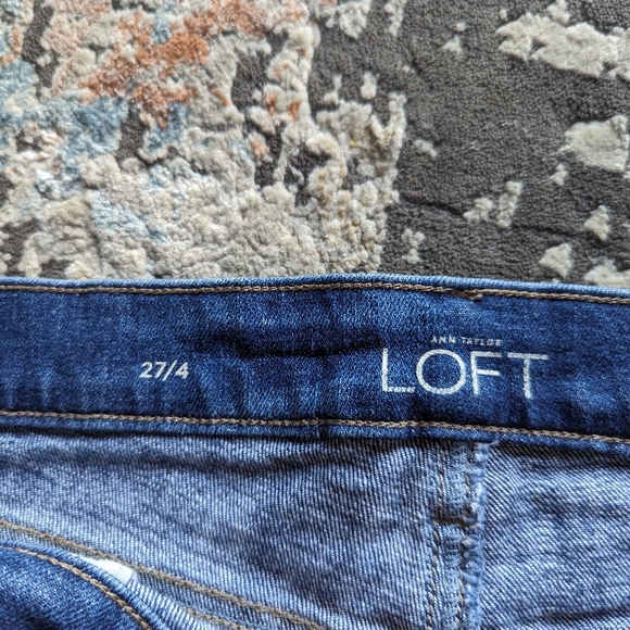 Loft jean shorts size 4 - Picture 2 of 6